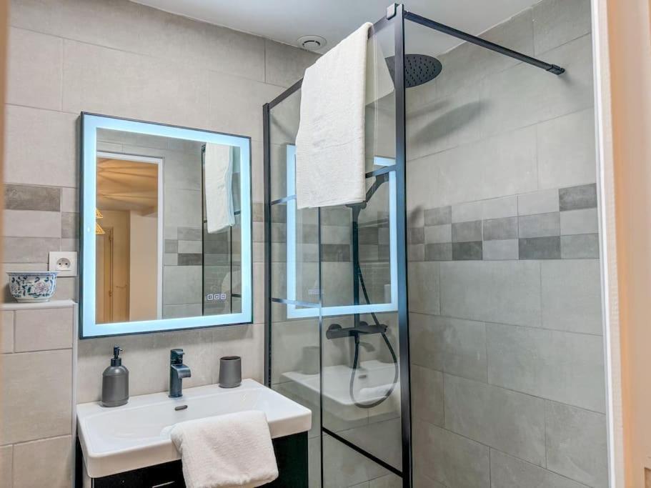 Elegance Au Coeur De Tarbes Apartment Екстериор снимка