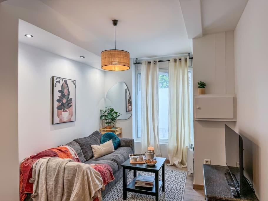 Elegance Au Coeur De Tarbes Apartment Екстериор снимка