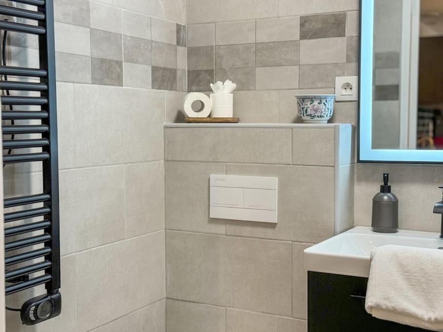 Elegance Au Coeur De Tarbes Apartment Екстериор снимка